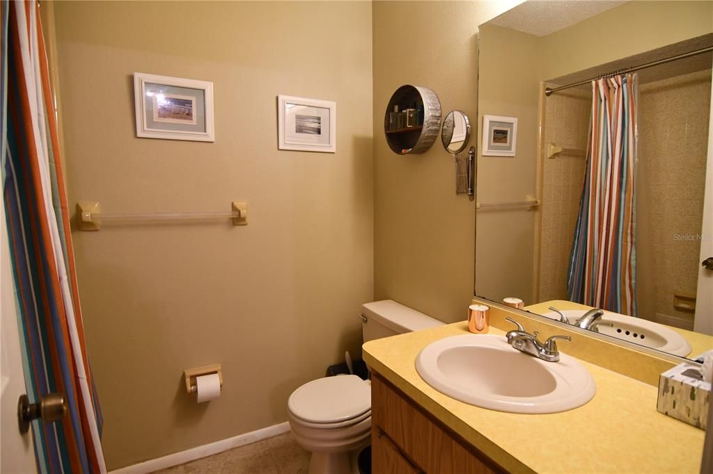 Active With Contract: $120,000 (1 beds, 1 baths, 600 Square Feet)