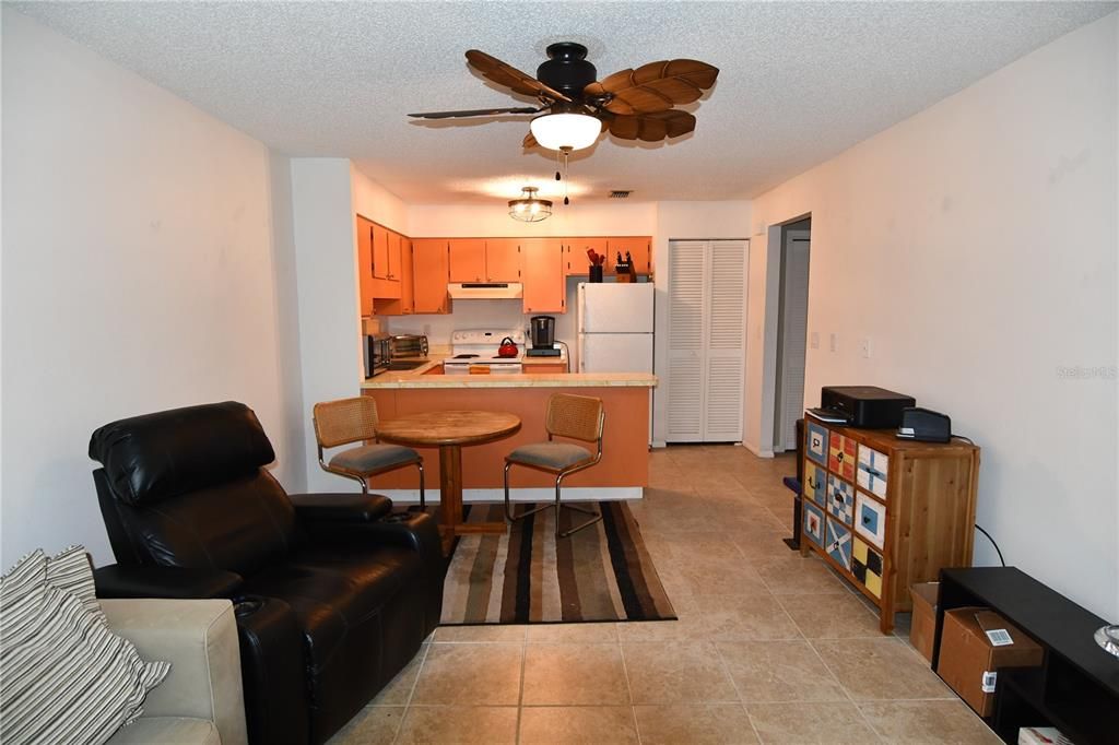 Active With Contract: $120,000 (1 beds, 1 baths, 600 Square Feet)