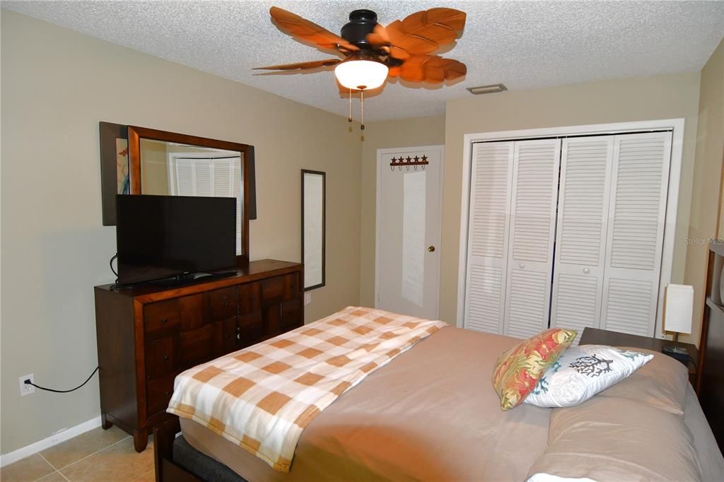 Active With Contract: $120,000 (1 beds, 1 baths, 600 Square Feet)