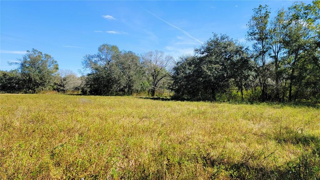 Vendido Recientemente: $650,000 (27.29 acres)