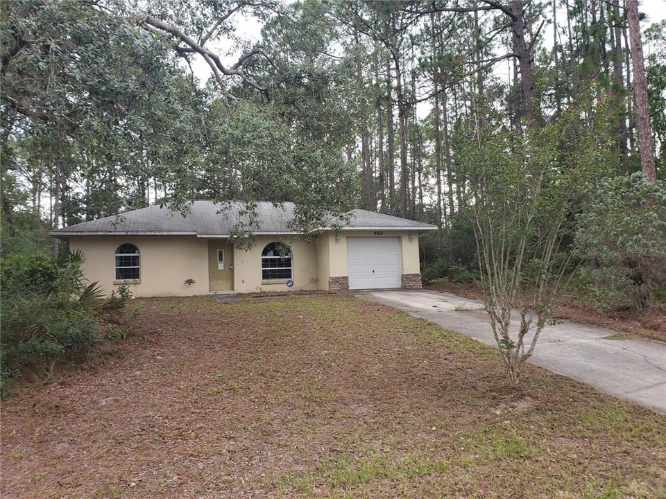 This 1122 square foot single family home has 3 bedrooms and 2.0 bathrooms. This home is located at 9162 N Lisa Ter, Citrus Springs, FL 34433.