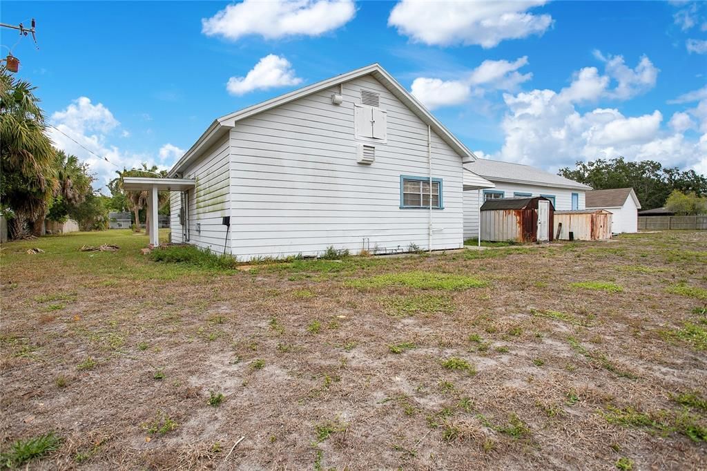 Active With Contract: $875,000 (4 beds, 2 baths, 3336 Square Feet)