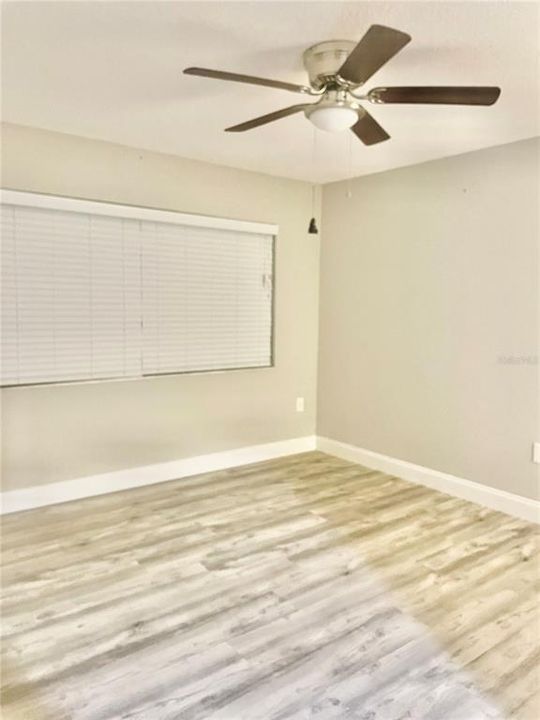 Active With Contract: $129,900 (2 beds, 2 baths, 1144 Square Feet)