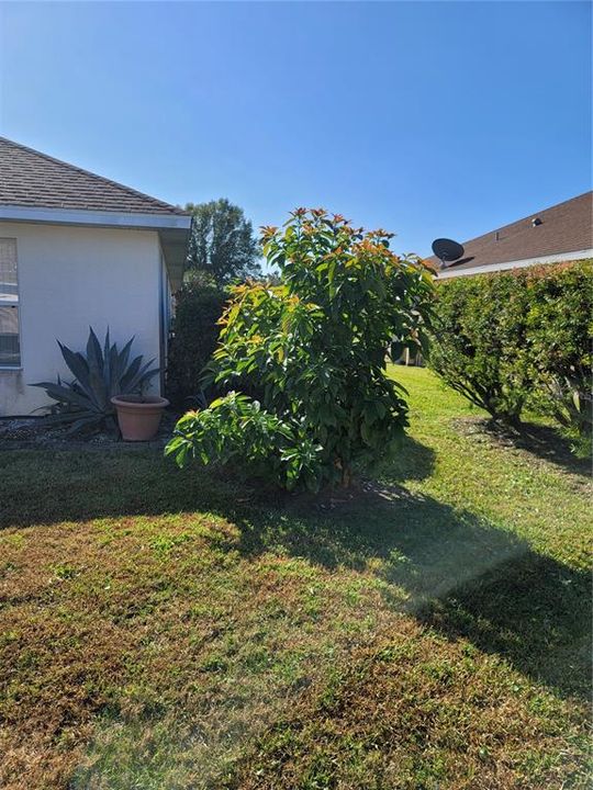 Active With Contract: $359,990 (3 beds, 2 baths, 2152 Square Feet)
