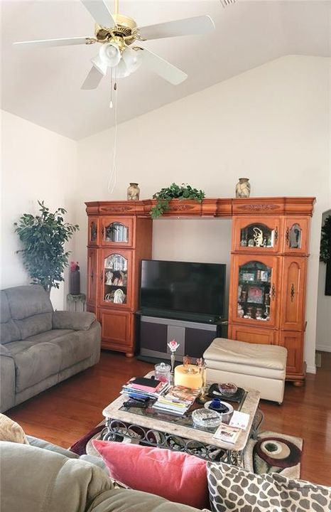 Active With Contract: $359,990 (3 beds, 2 baths, 2152 Square Feet)