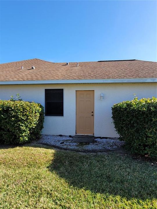 Active With Contract: $359,990 (3 beds, 2 baths, 2152 Square Feet)