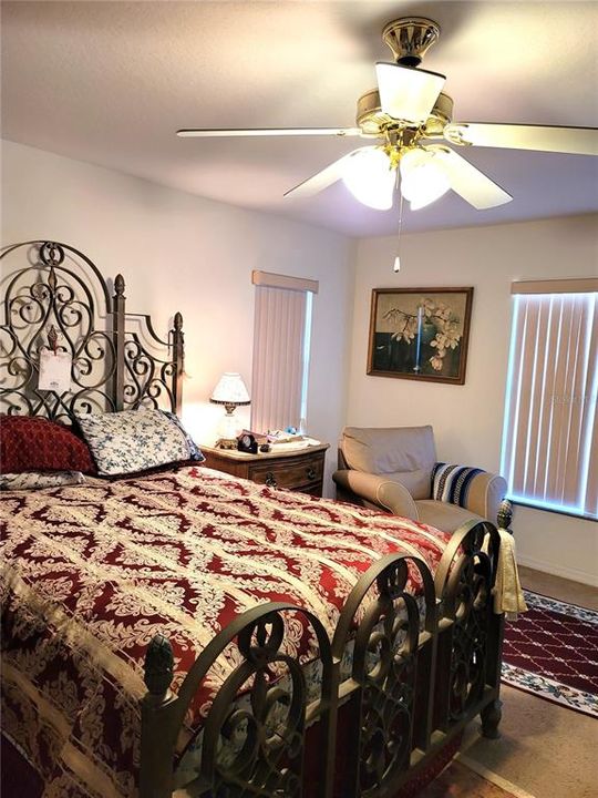 Active With Contract: $359,990 (3 beds, 2 baths, 2152 Square Feet)