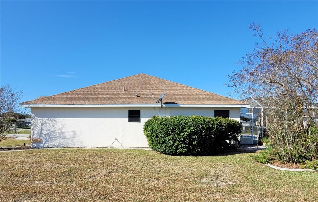 Active With Contract: $359,990 (3 beds, 2 baths, 2152 Square Feet)