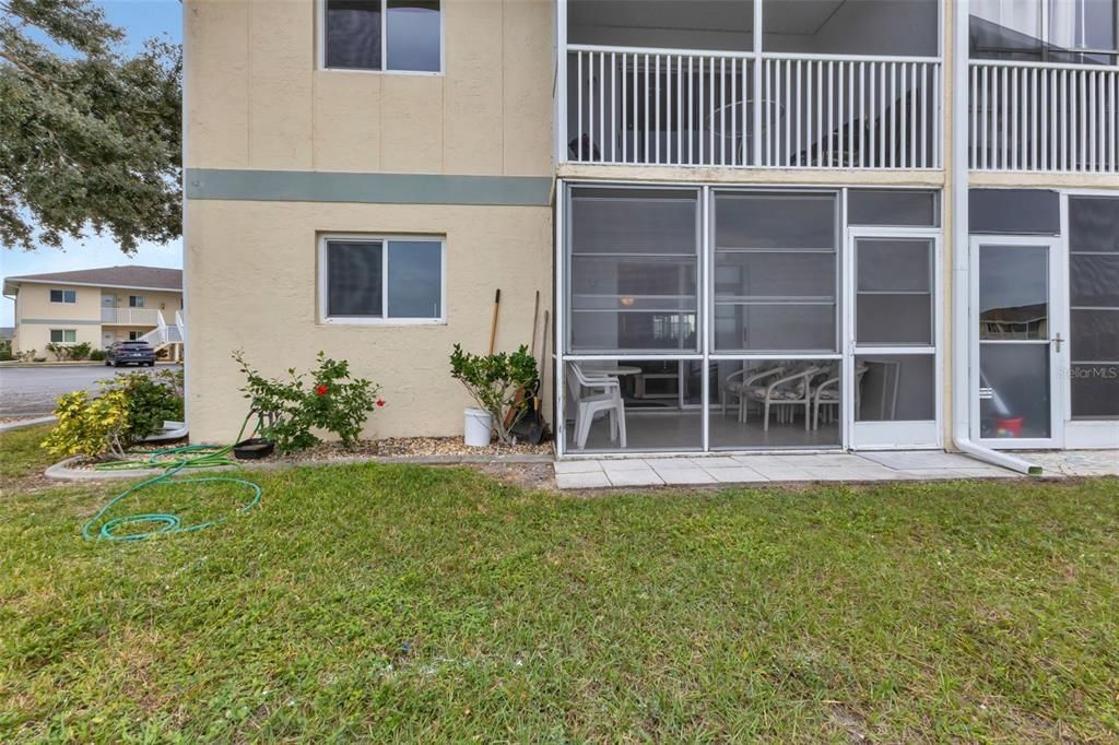 For Sale: $190,000 (2 beds, 2 baths, 871 Square Feet)