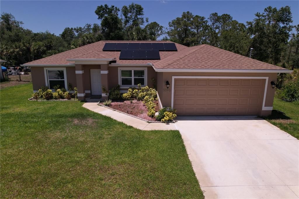 Recently Rented: $2,200 (3 beds, 2 baths, 1427 Square Feet)