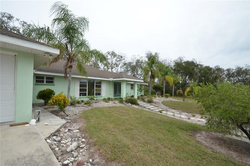 For Sale: $749,000 (3 beds, 2 baths, 2199 Square Feet)