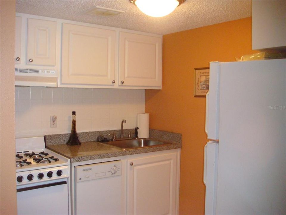 Active With Contract: $98,500 (1 beds, 1 baths, 496 Square Feet)