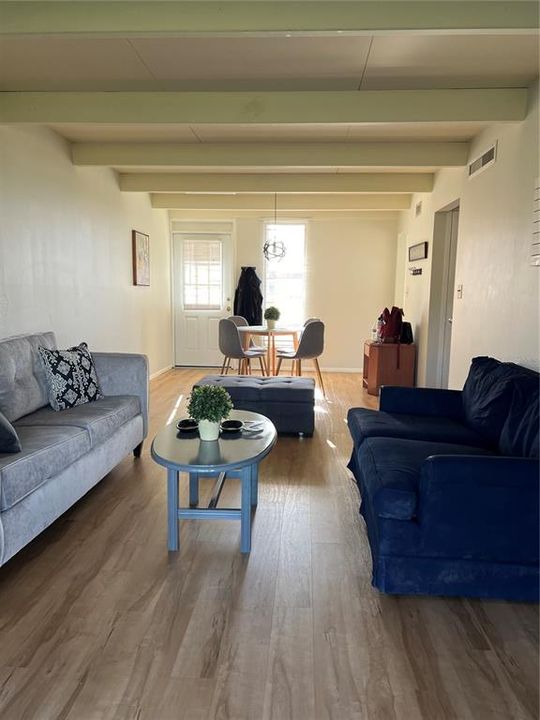 Recently Rented: $1,000 (1 beds, 1 baths, 648 Square Feet)
