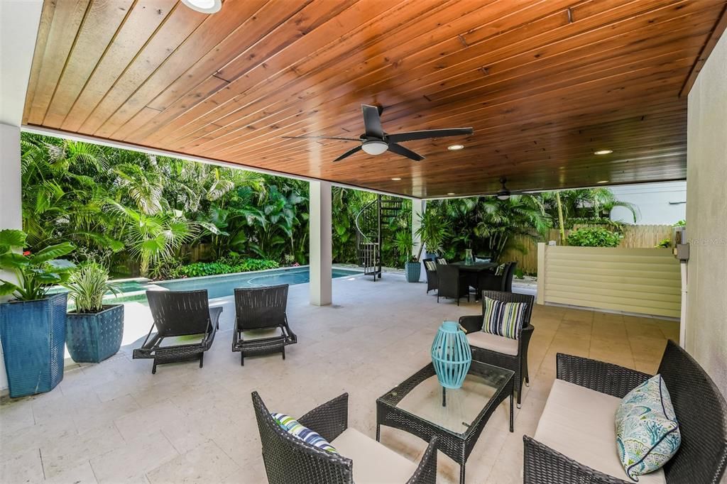 Recently Sold: $3,375,000 (4 beds, 3 baths, 2352 Square Feet)