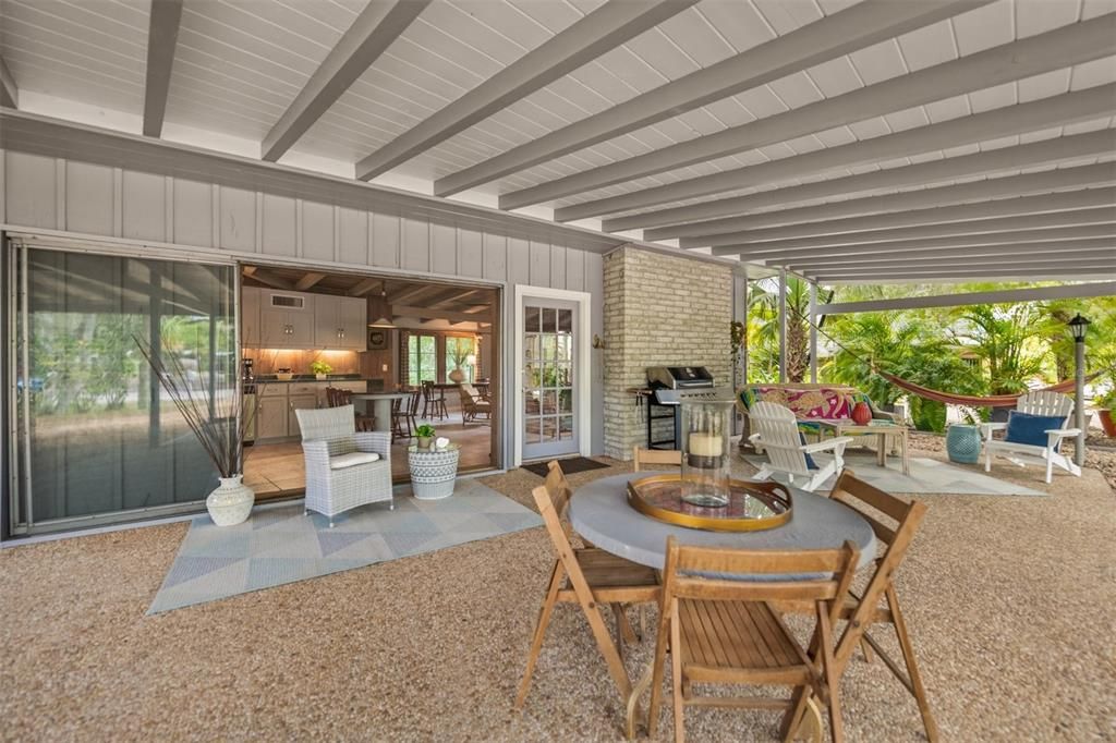 Recently Sold: $1,045,000 (3 beds, 2 baths, 1701 Square Feet)