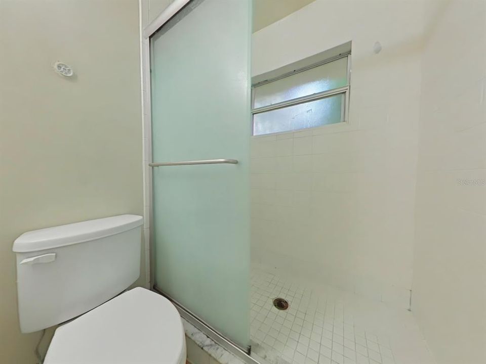 Active With Contract: $1,550 (2 beds, 1 baths, 800 Square Feet)