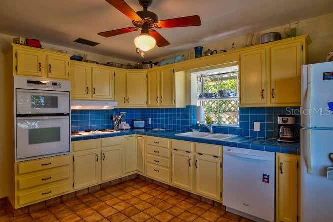 For Rent: $3,295 (2 beds, 1 baths, 1229 Square Feet)
