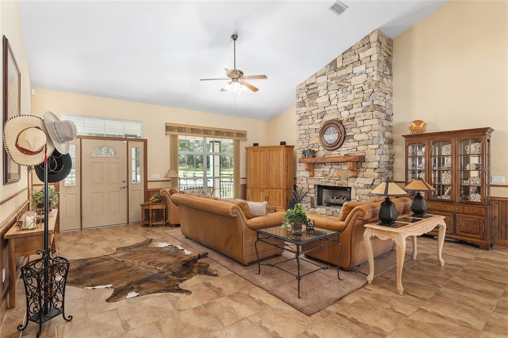 Recently Sold: $695,000 (4 beds, 3 baths, 3382 Square Feet)