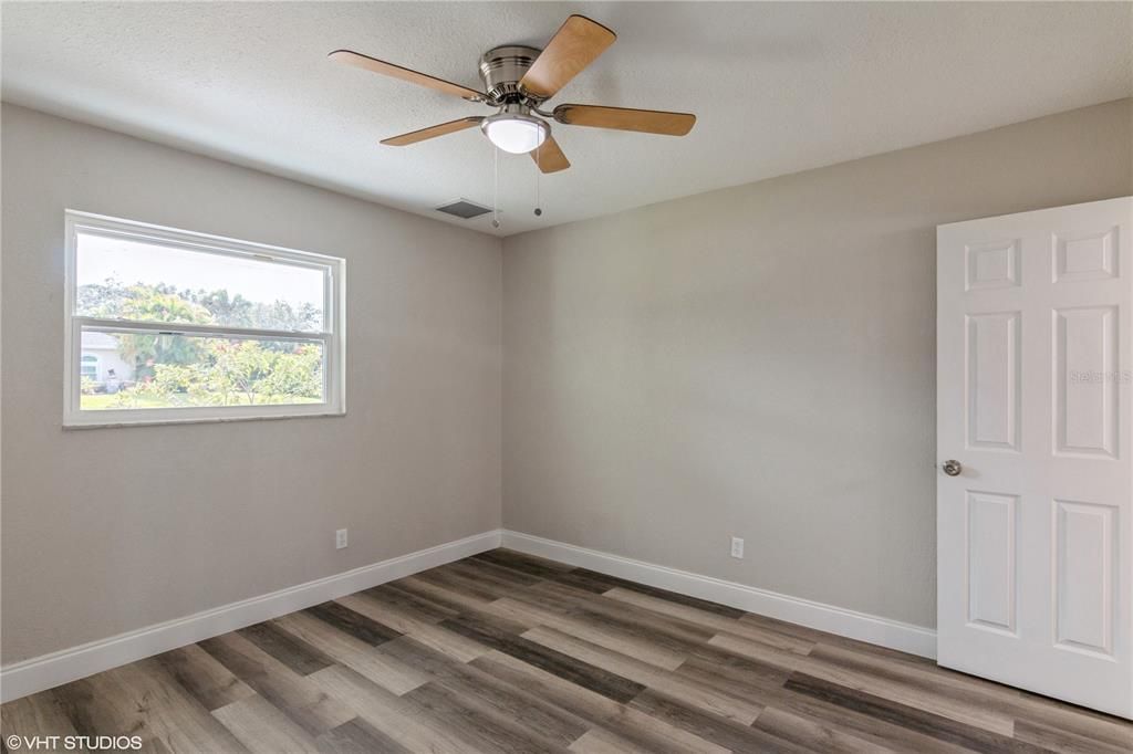 Recently Sold: $310,000 (2 beds, 2 baths, 1101 Square Feet)