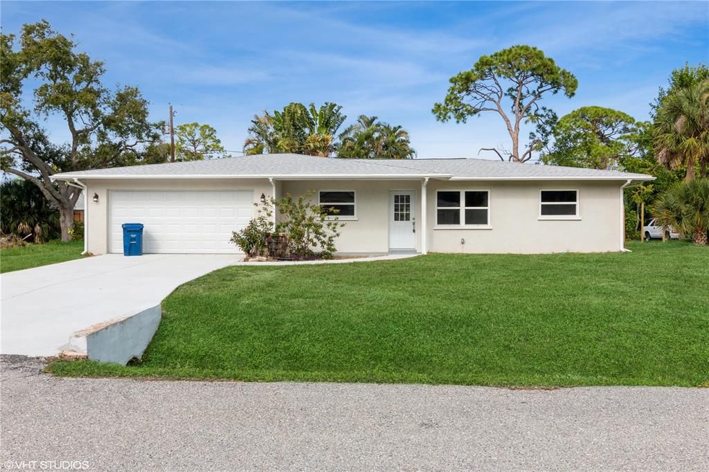 Recently Sold: $310,000 (2 beds, 2 baths, 1101 Square Feet)