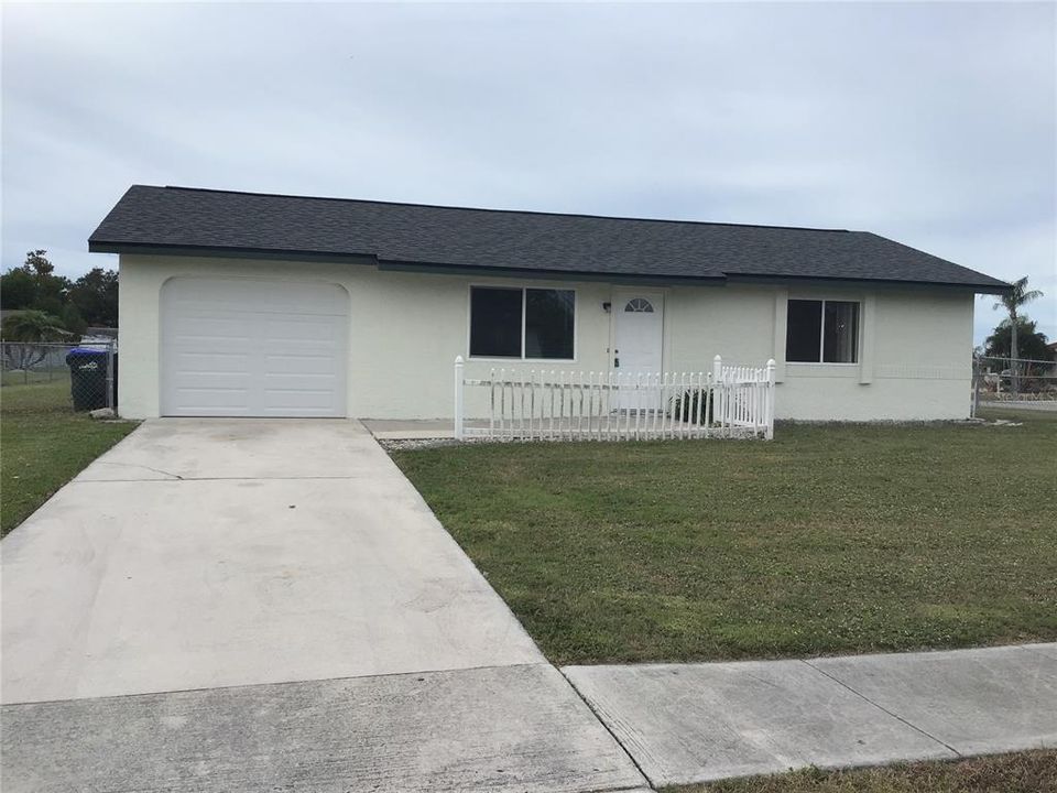 Recently Rented: $1,500 (2 beds, 1 baths, 899 Square Feet)