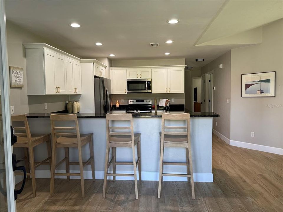 Recently Sold: $295,000 (3 beds, 2 baths, 1456 Square Feet)