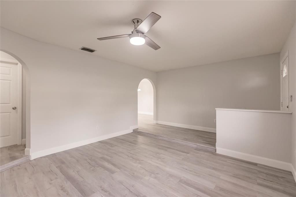 family room-entrance to kitchen