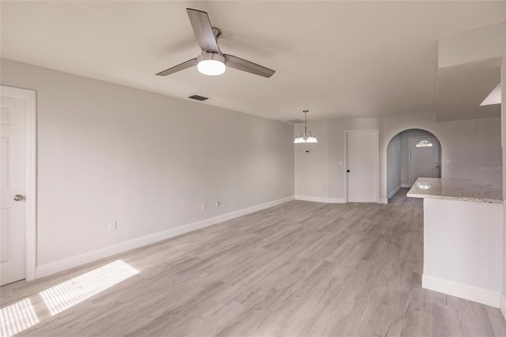 Recently Sold: $330,000 (3 beds, 2 baths, 1440 Square Feet)