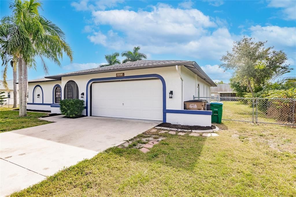 Recently Sold: $330,000 (3 beds, 2 baths, 1440 Square Feet)