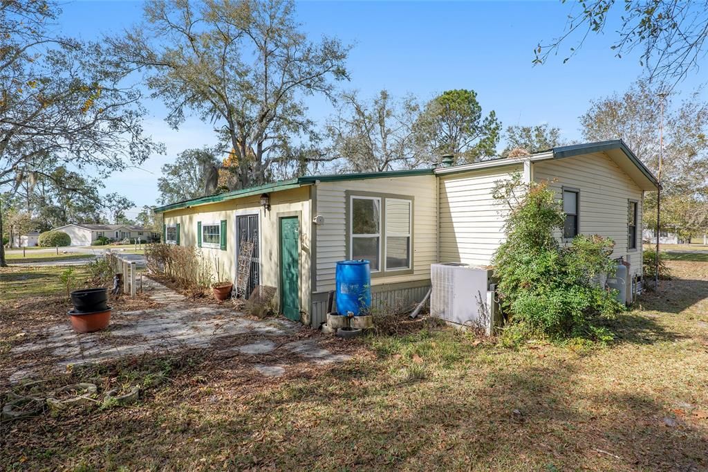 Recently Sold: $90,000 (2 beds, 2 baths, 1025 Square Feet)
