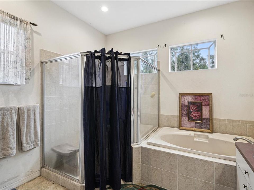 最近售出: $450,000 (3 贝兹, 2 浴室, 1957 平方英尺)