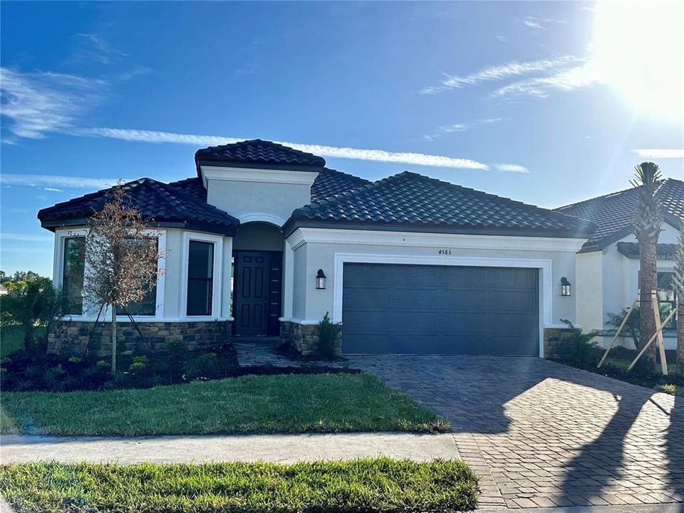 Recently Sold: $594,419 (3 beds, 3 baths, 2275 Square Feet)