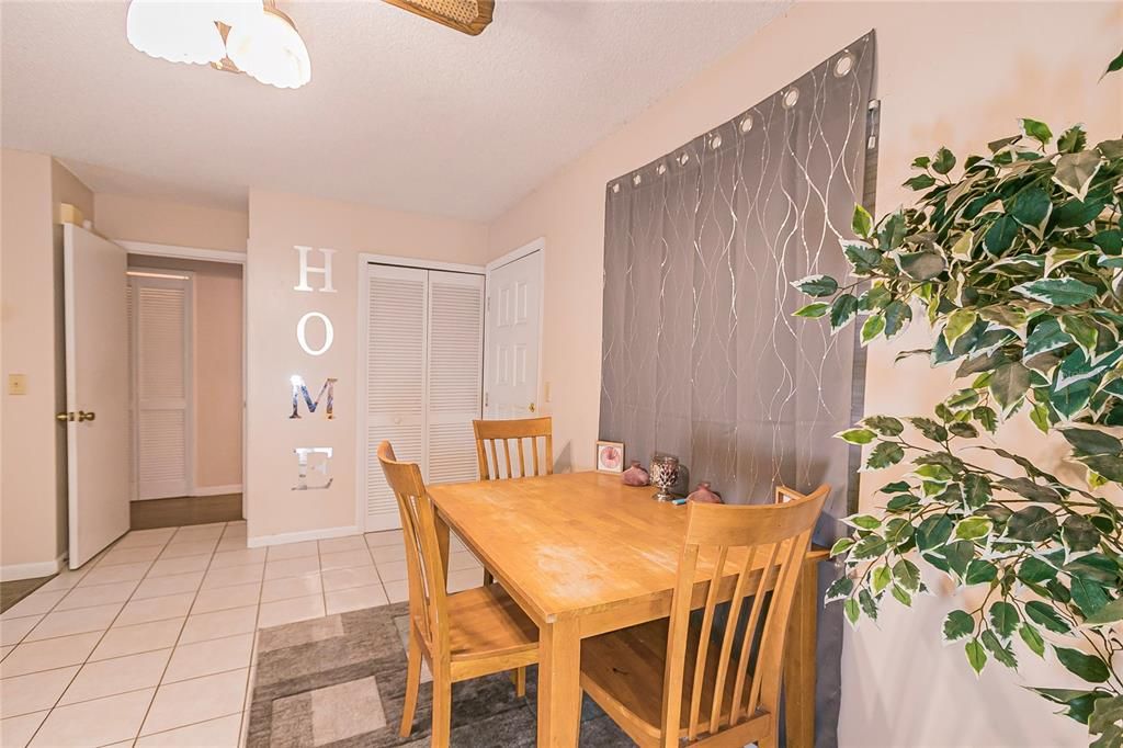 Recently Rented: $1,250 (2 beds, 2 baths, 1036 Square Feet)