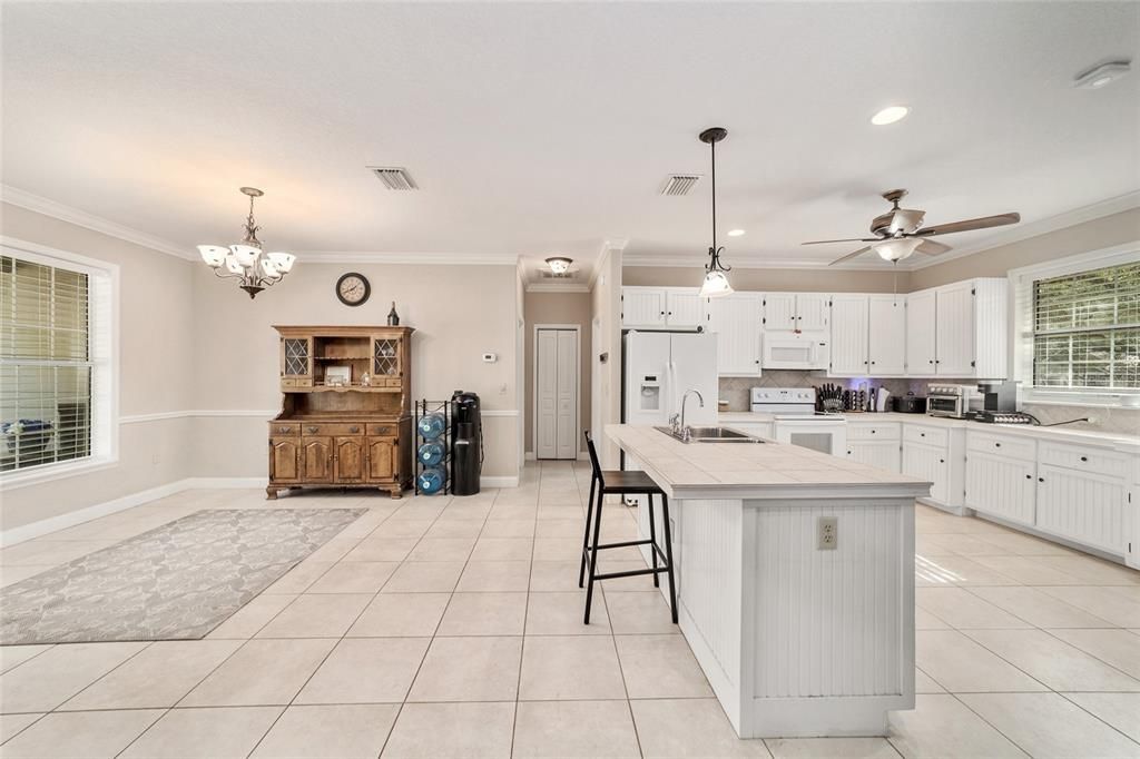 Recently Sold: $380,000 (3 beds, 2 baths, 1660 Square Feet)