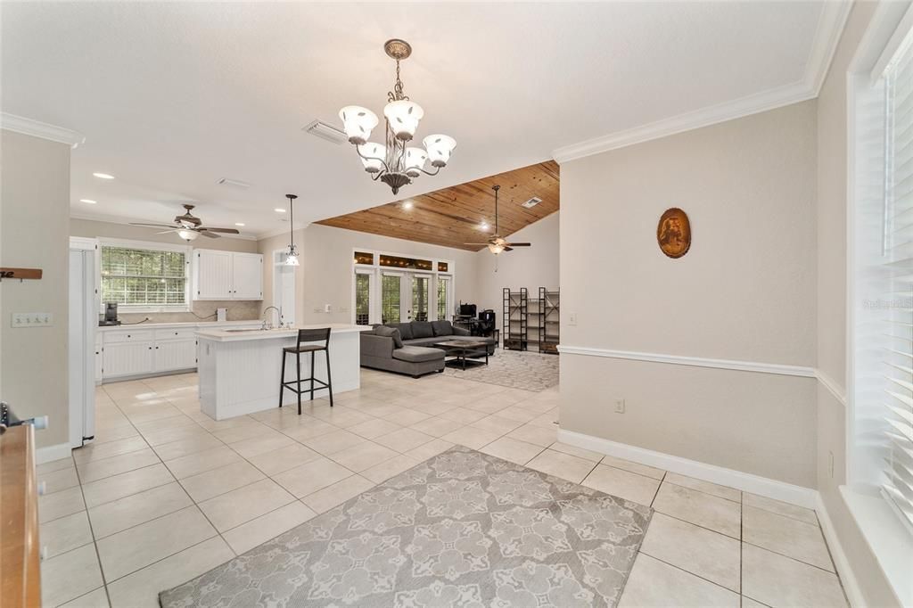 Recently Sold: $380,000 (3 beds, 2 baths, 1660 Square Feet)