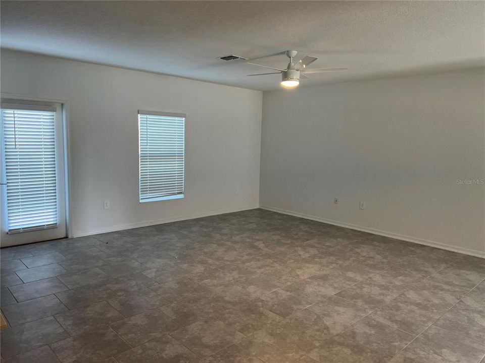 Recently Rented: $2,800 (5 beds, 2 baths, 2254 Square Feet)