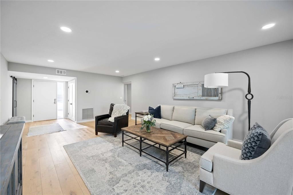 Recently Sold: $350,000 (2 beds, 2 baths, 1473 Square Feet)