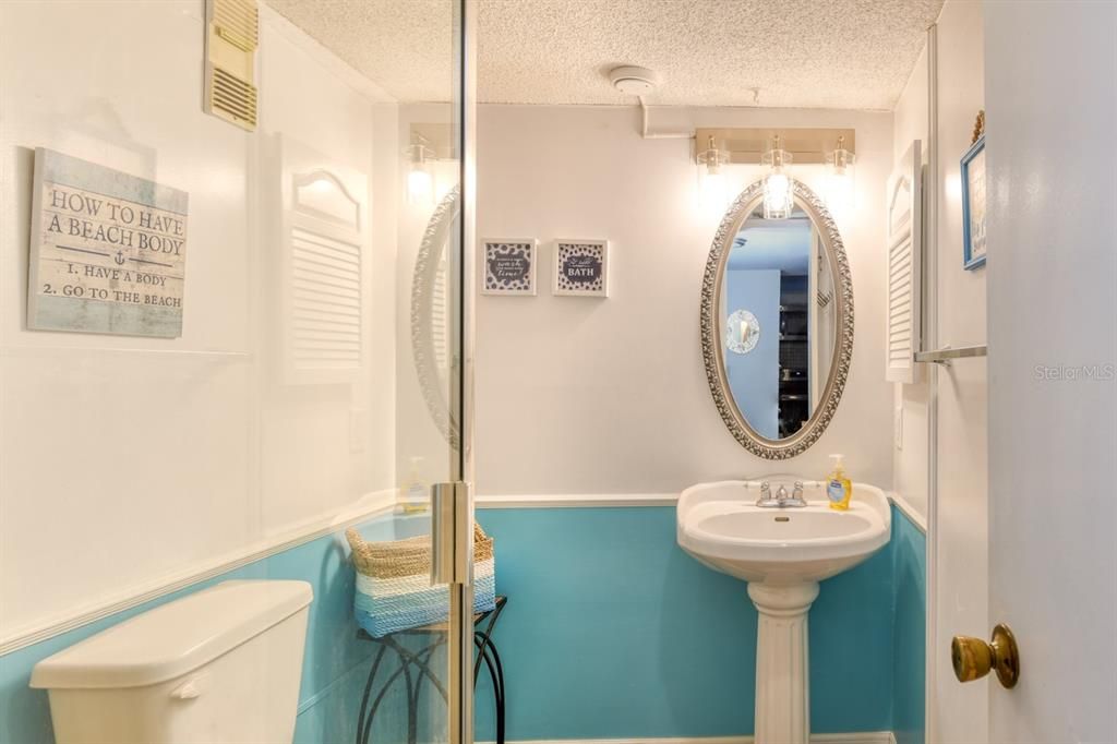待售: $324,000 (2 贝兹, 2 浴室, 968 平方英尺)