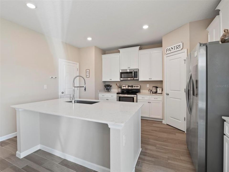 For Sale: $399,000 (4 beds, 2 baths, 2350 Square Feet)