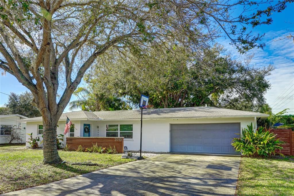 Recently Sold: $525,000 (2 beds, 2 baths, 1386 Square Feet)