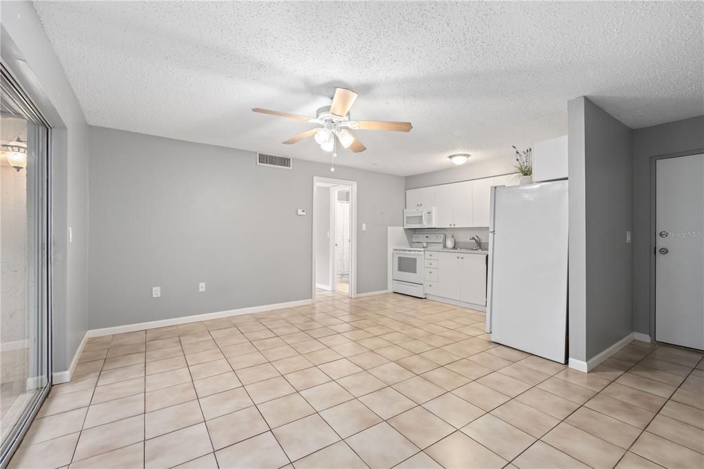 For Sale: $120,000 (1 beds, 1 baths, 601 Square Feet)