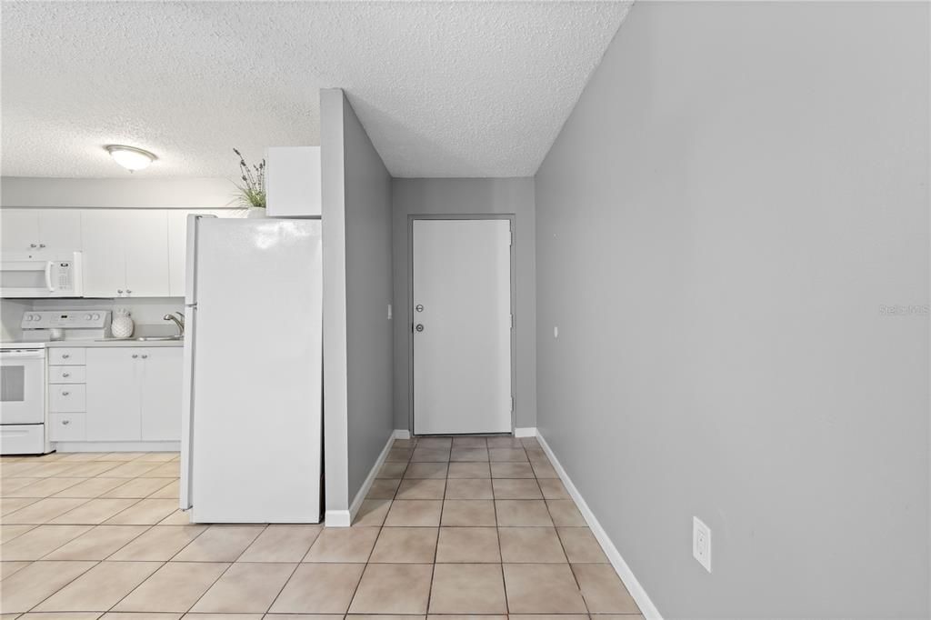 For Sale: $120,000 (1 beds, 1 baths, 601 Square Feet)