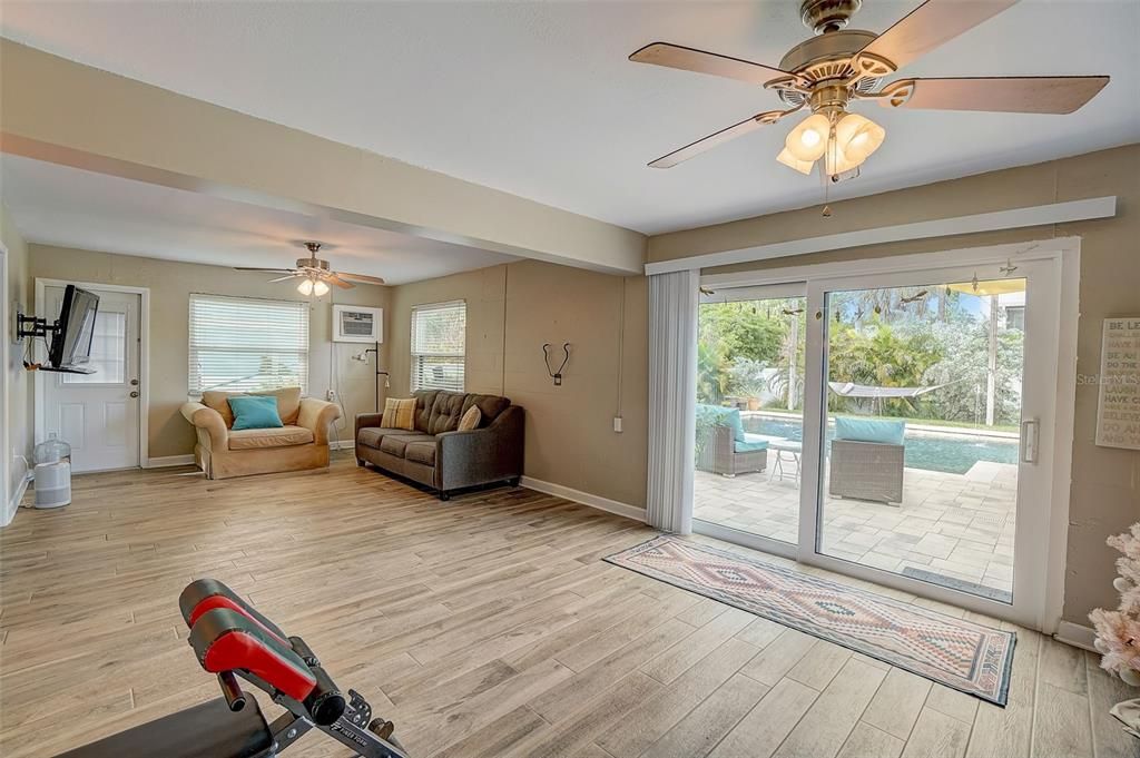 Active With Contract: $1,015,000 (3 beds, 3 baths, 2607 Square Feet)