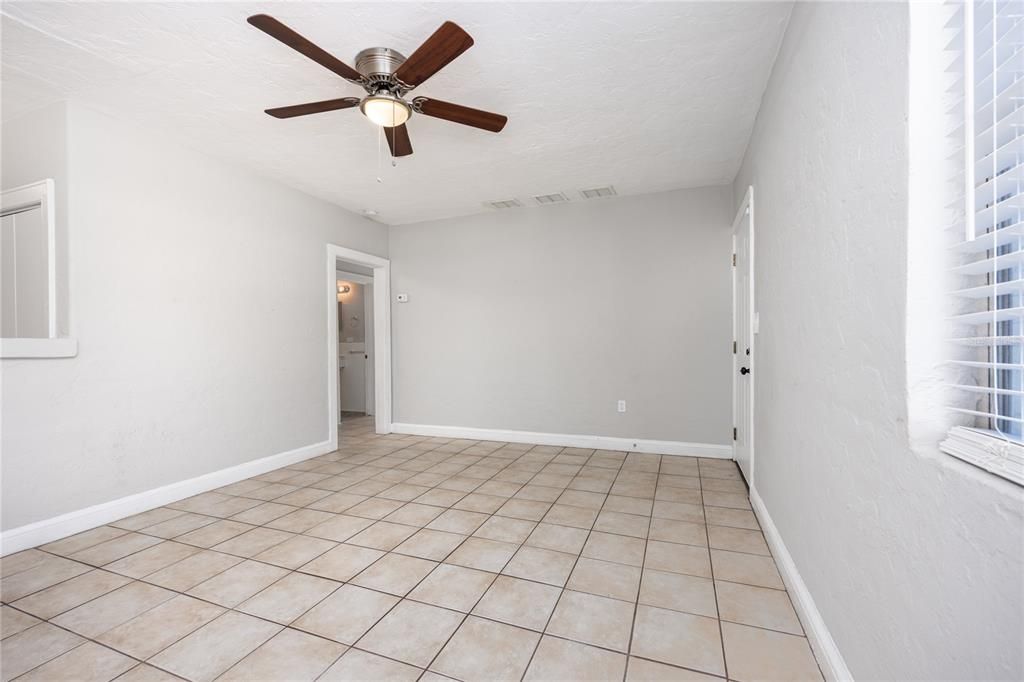 Recently Rented: $2,000 (3 beds, 2 baths, 1248 Square Feet)