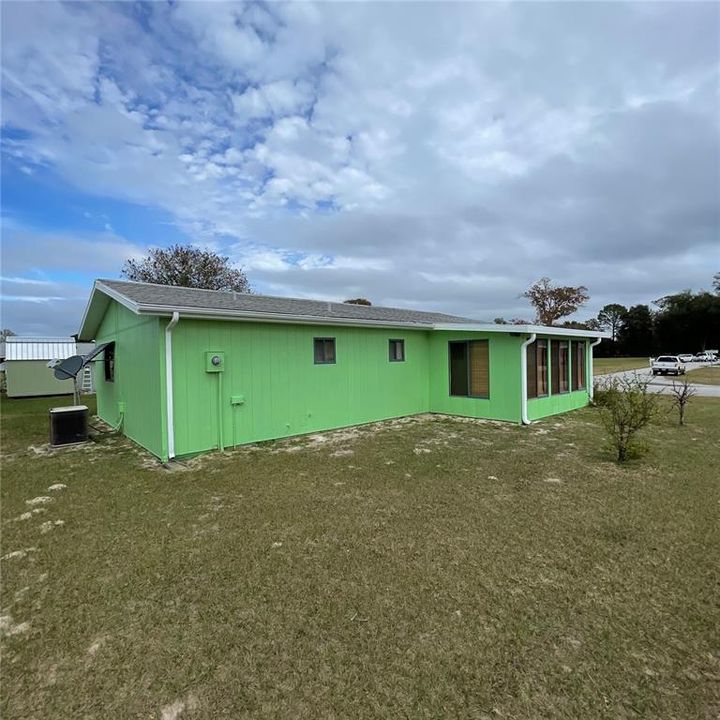 For Sale: $145,000 (2 beds, 1 baths, 960 Square Feet)