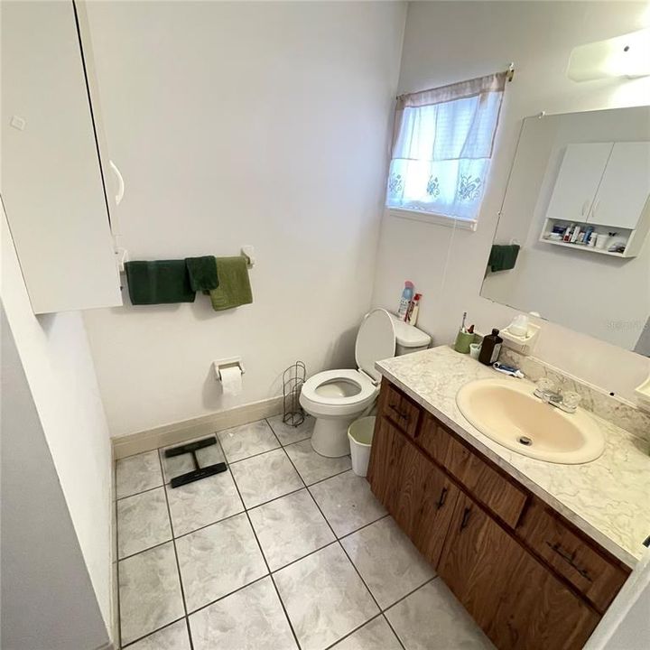 For Sale: $145,000 (2 beds, 1 baths, 960 Square Feet)
