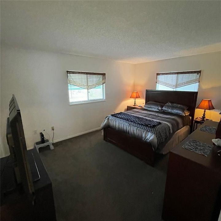 For Sale: $145,000 (2 beds, 1 baths, 960 Square Feet)