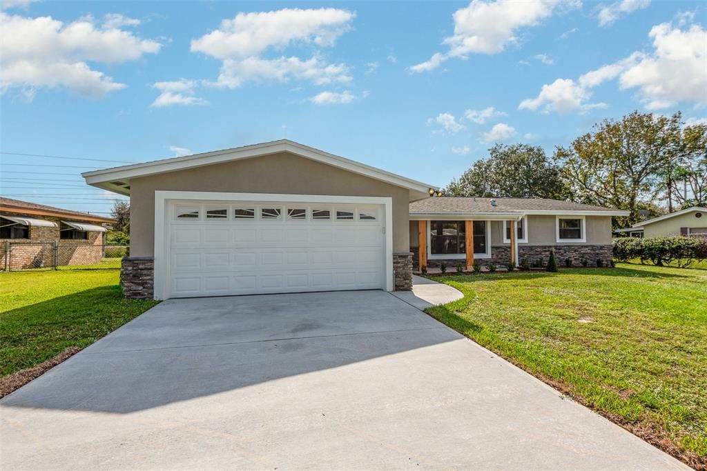 Active With Contract: $379,900 (4 beds, 2 baths, 1686 Square Feet)