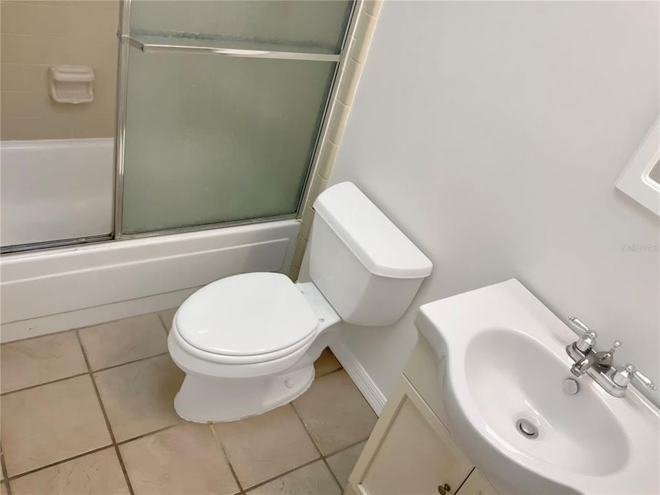 For Sale: $190,000 (2 beds, 2 baths, 1084 Square Feet)