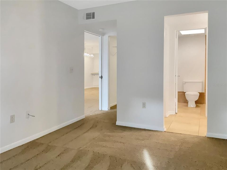 For Sale: $190,000 (2 beds, 2 baths, 1084 Square Feet)